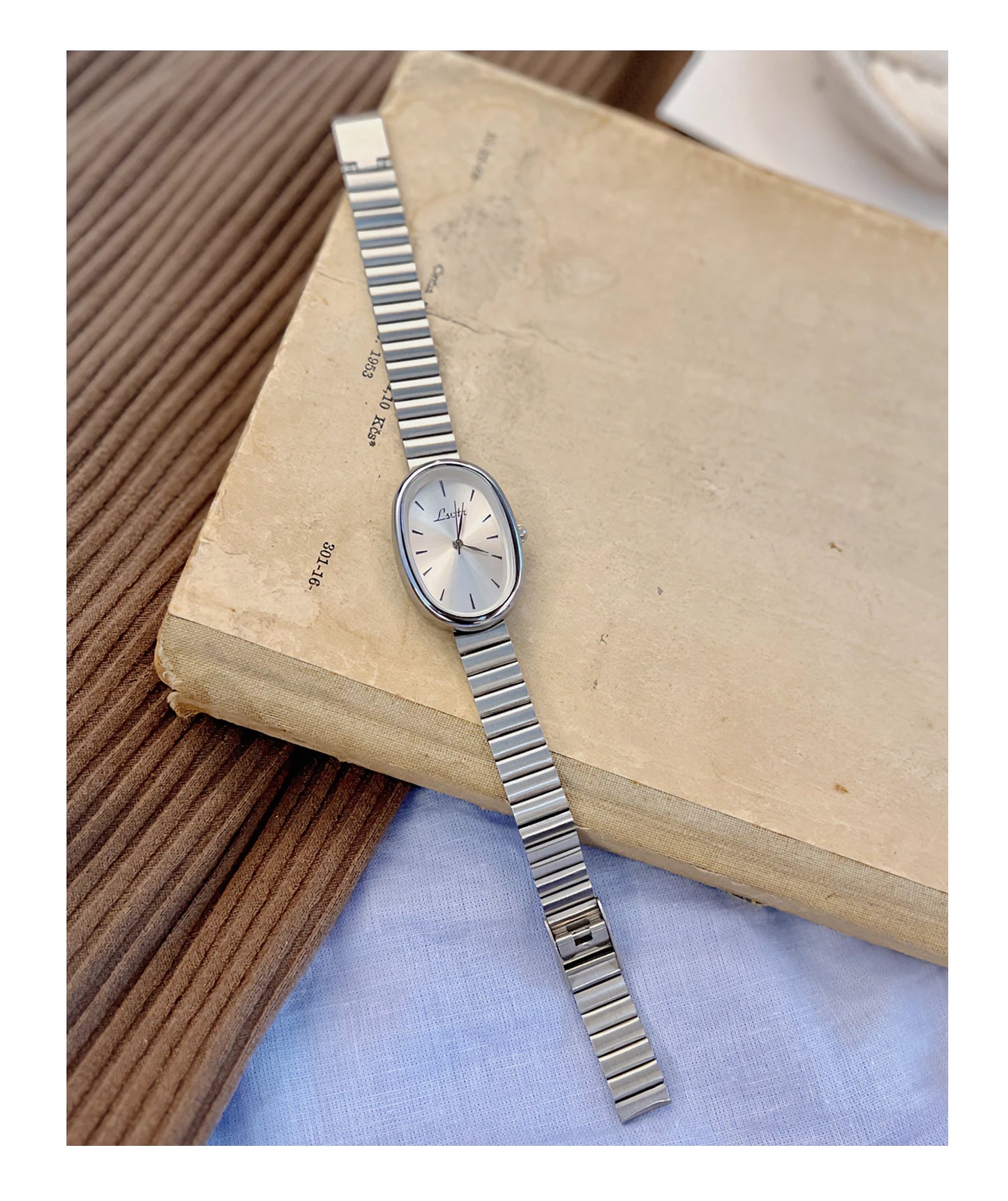 Elegant Gold Tone Women’s Bracelet Watch Minimalist Fashion Timepiece