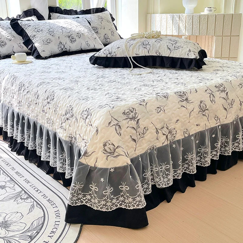 Elegant Contrast Lace Quilted Bedspread Set