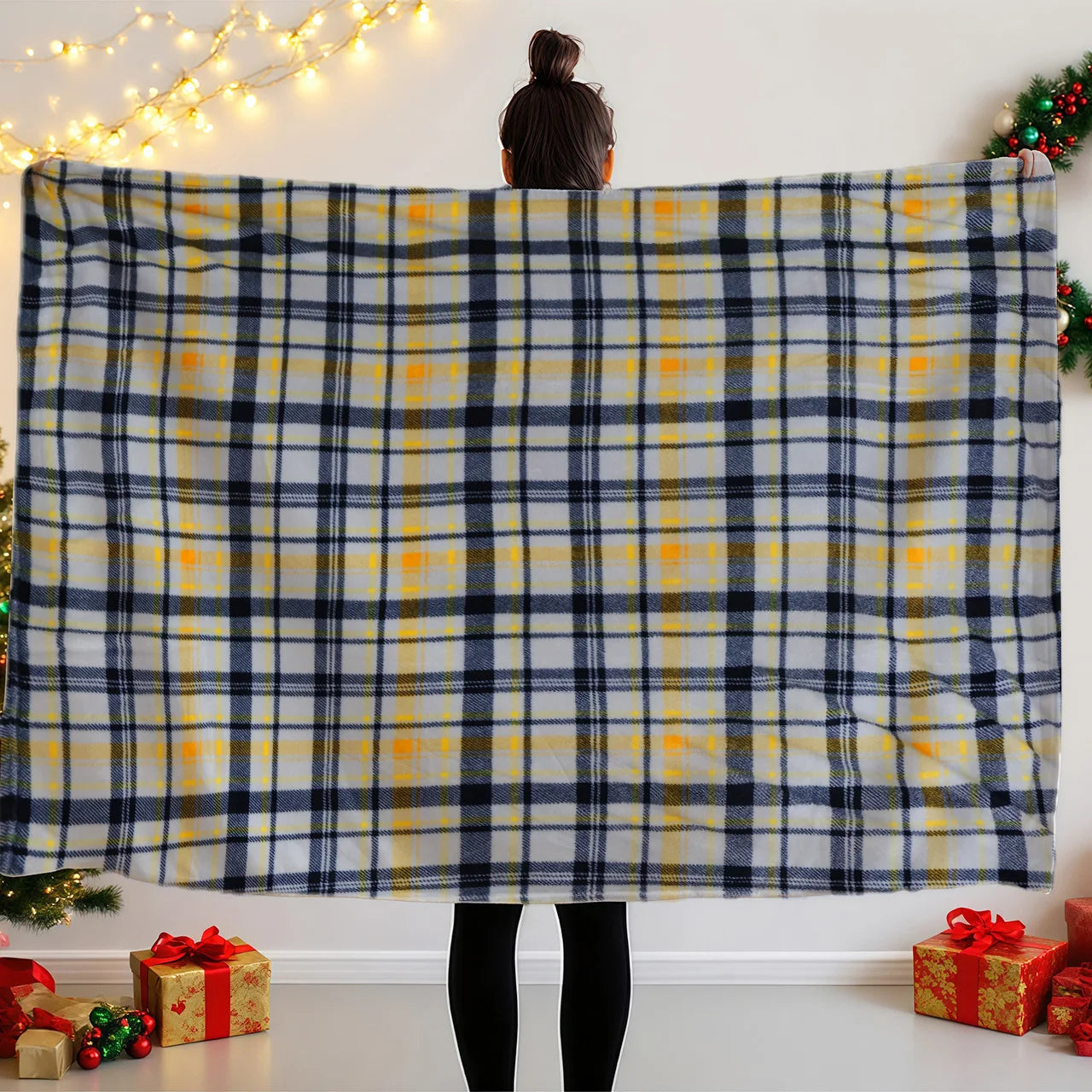 Cozy Checkered Plush Throw Blanket . Soft Warm Flannel Blanket for Couch, Bed & Home Decor
