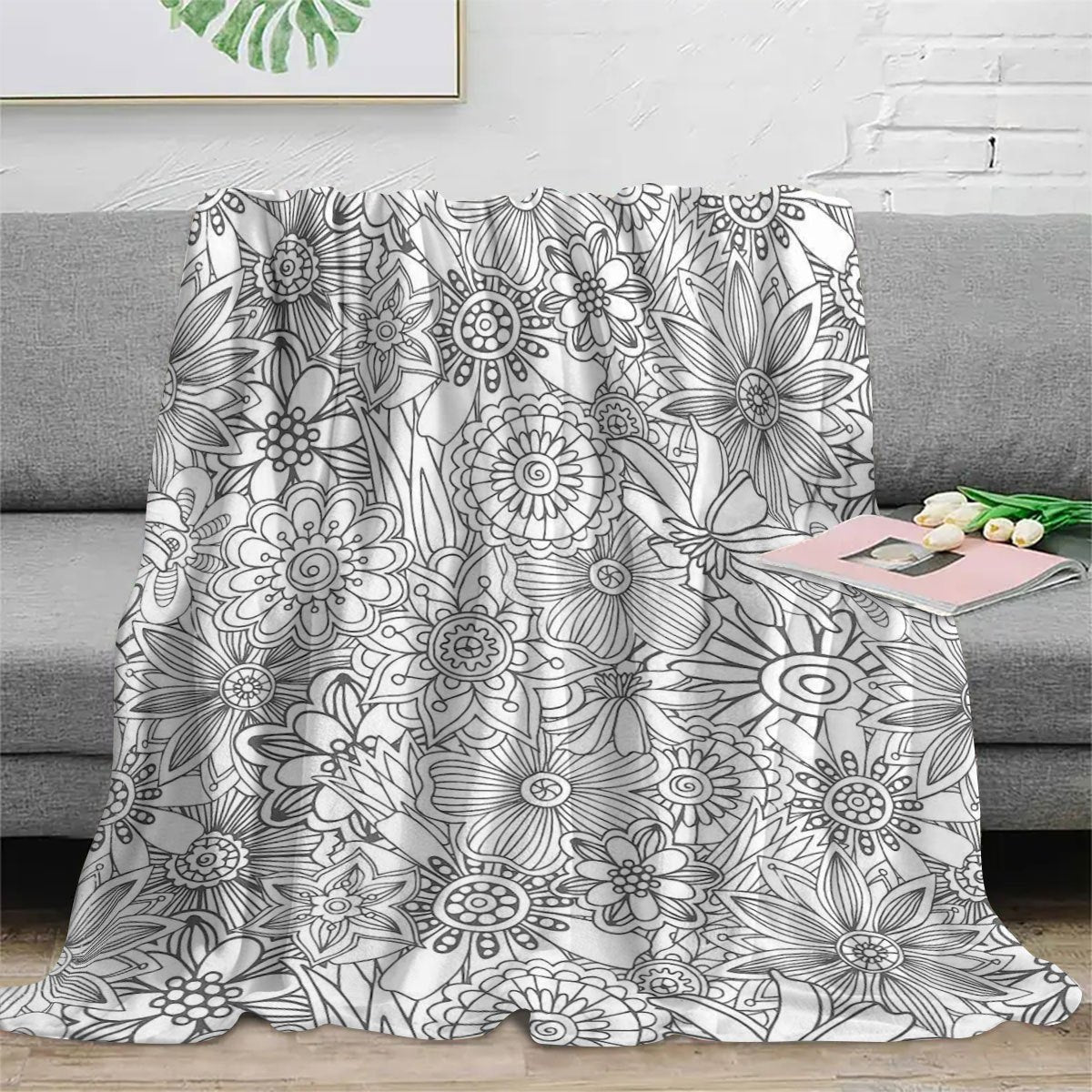 Adult Stress-Relief Coloring Flannel Blanket, DIY Hand-Painted Thickened Warm Throw for Home Office Naps, Creative Doodle Floral