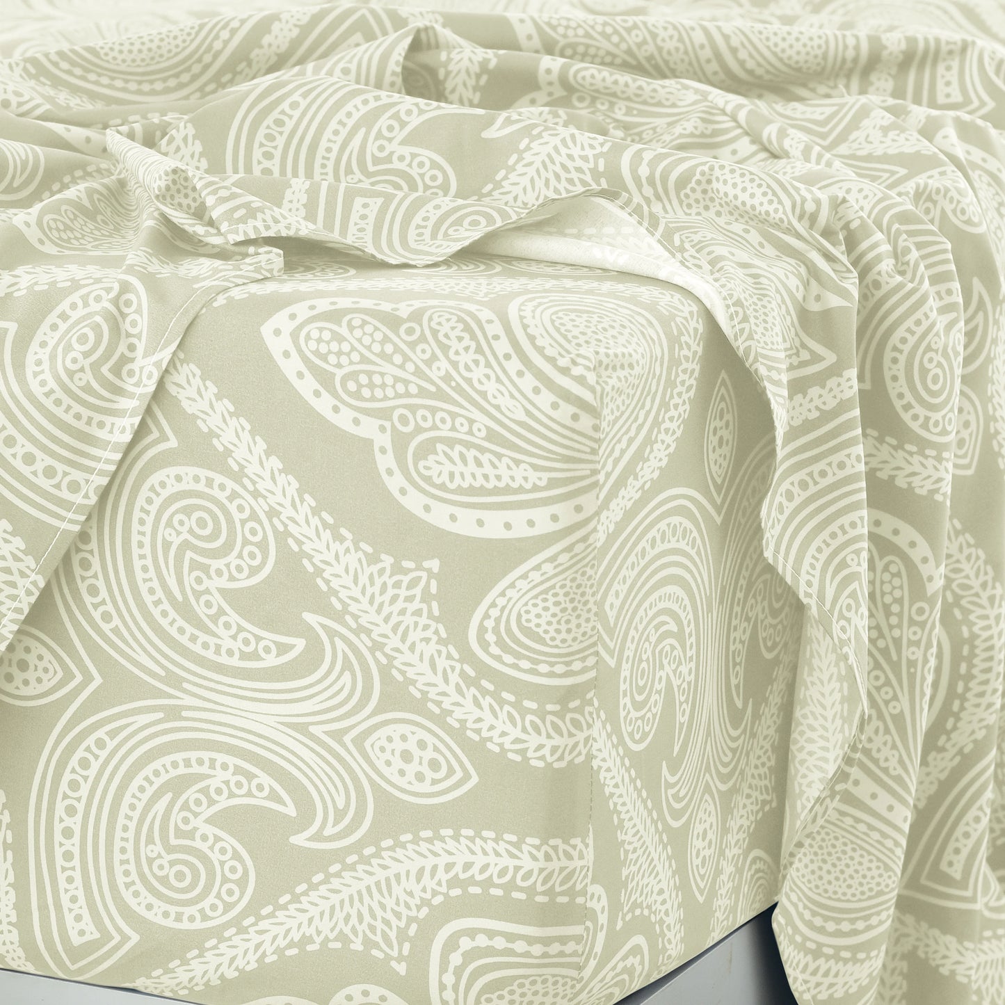 Lux Décor 4 Piece Paisley Bed Sheet Set . Ultra Soft Brushed Microfiber Bedding