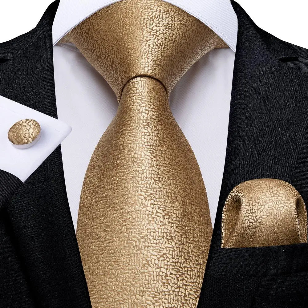 Men’s Gold Patterned Necktie. Wedding & Formal Wear