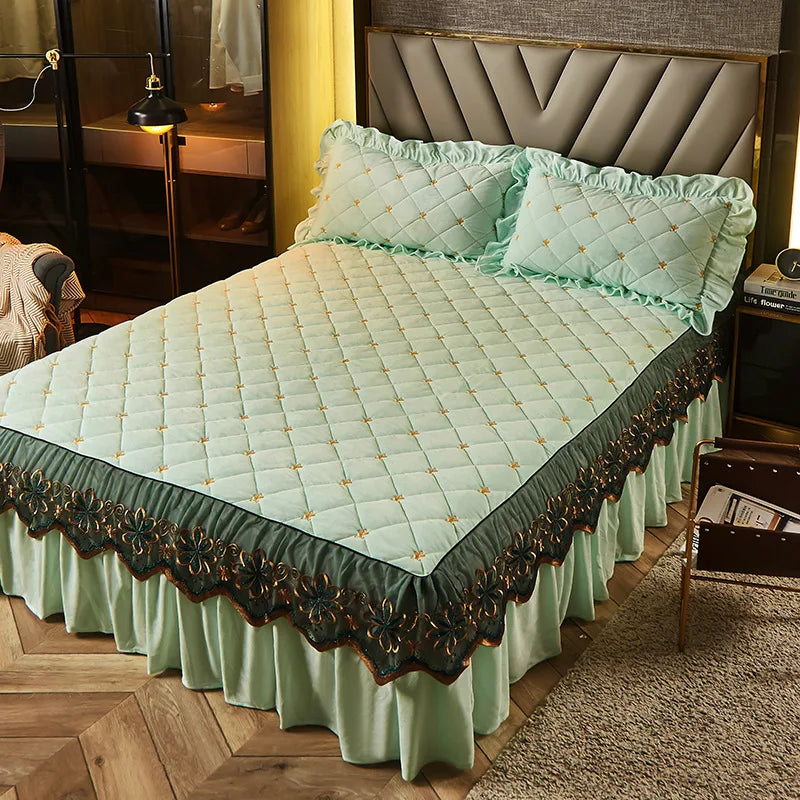 Luxury Plush Quilted Bedspread Set with Embroidered Trim