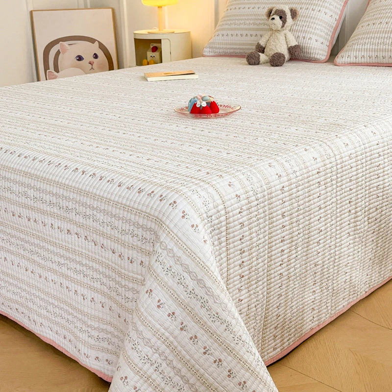 Waterproof Printed Bedspread . Reversible Double-Sided Bed Cover