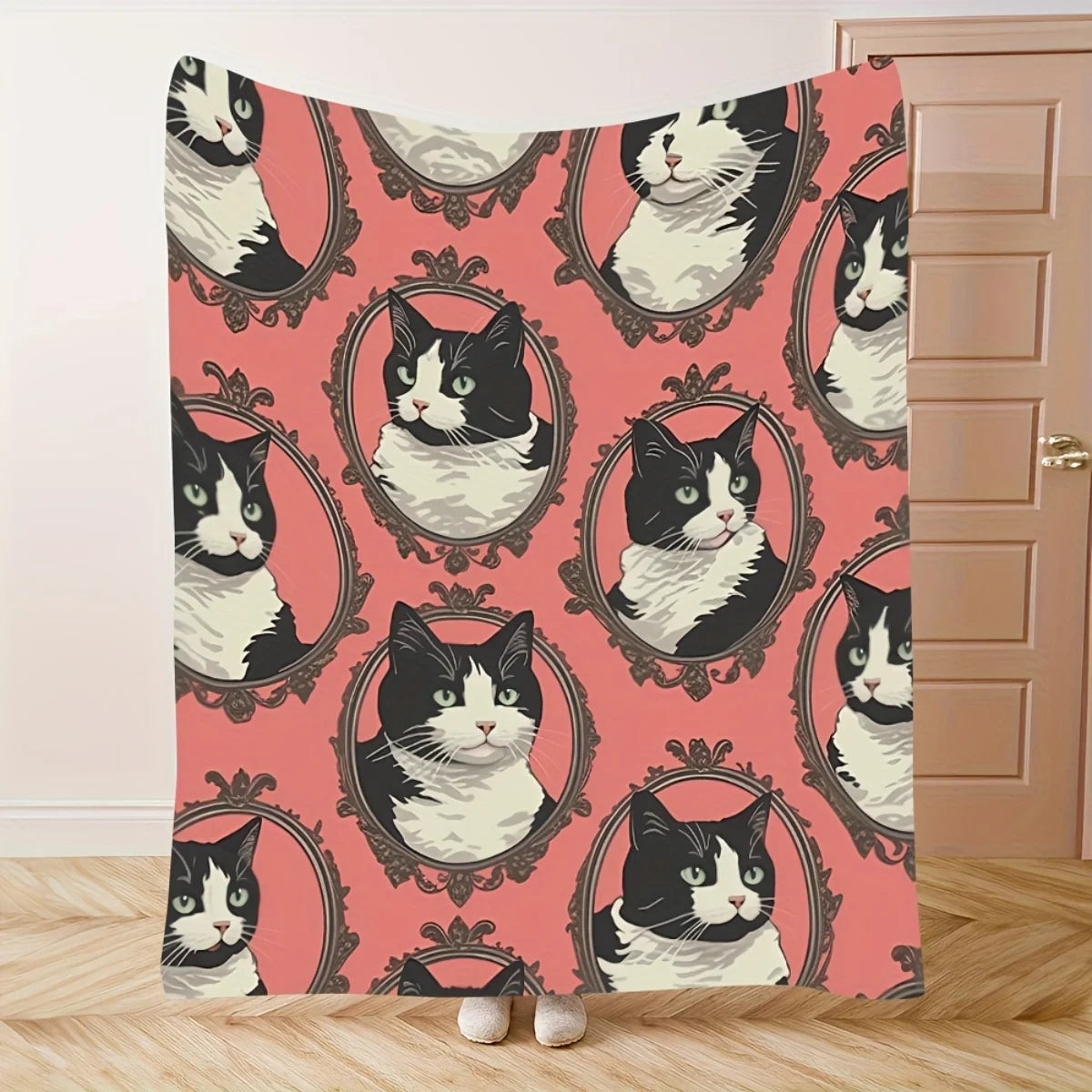 Black & White Cat Print Flannel Throw Blanket – Soft Cozy Cat Lover Blanket
