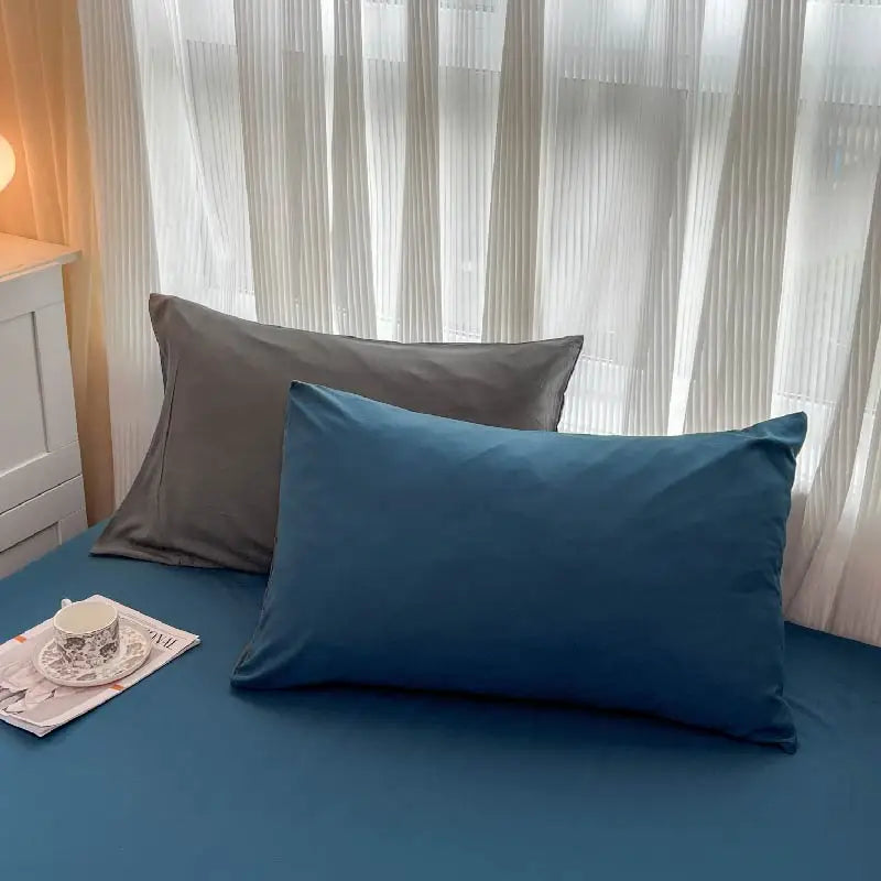 4-Piece Soft Brushed Duvet Cover Set . Solid Color Bedding
