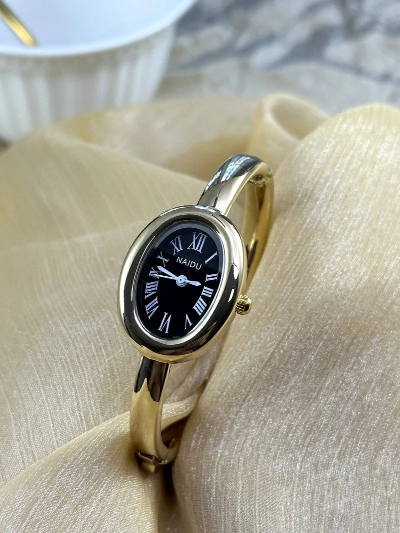 Elegant Women’s Oval Bracelet Watch .Fashion Quartz Timepiece