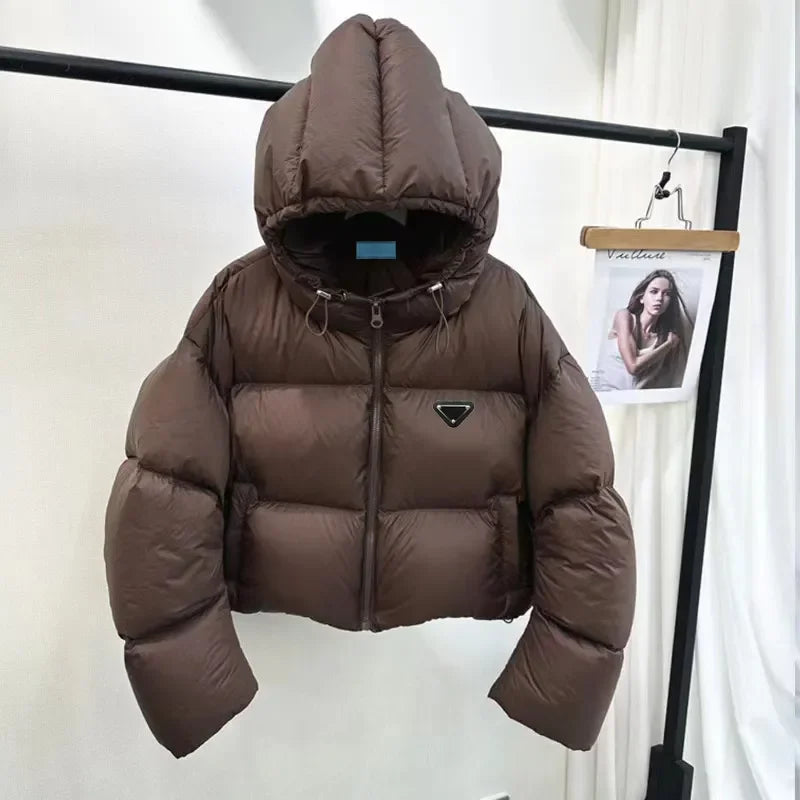 Women’s Cropped Puffer Jacket .Stylish Warm Winter Coat with Modern Streetwear Design