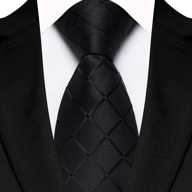Luxury Men’s Plaid Business Necktie. Classic Checkered Jacquard Tie