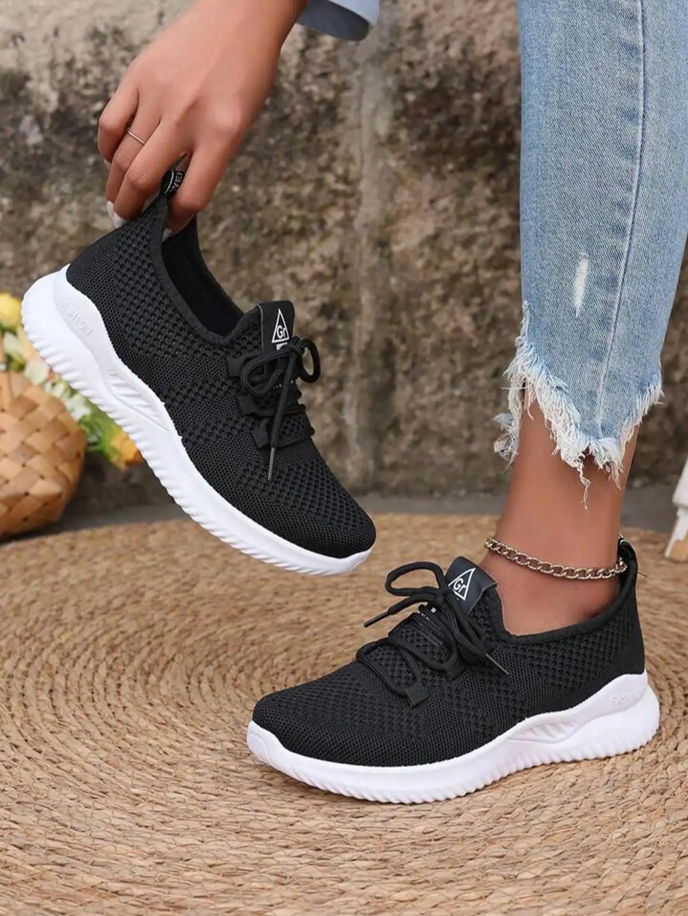 Women’s Lightweight Walking Sneakers .Breathable Mesh Comfort Shoes