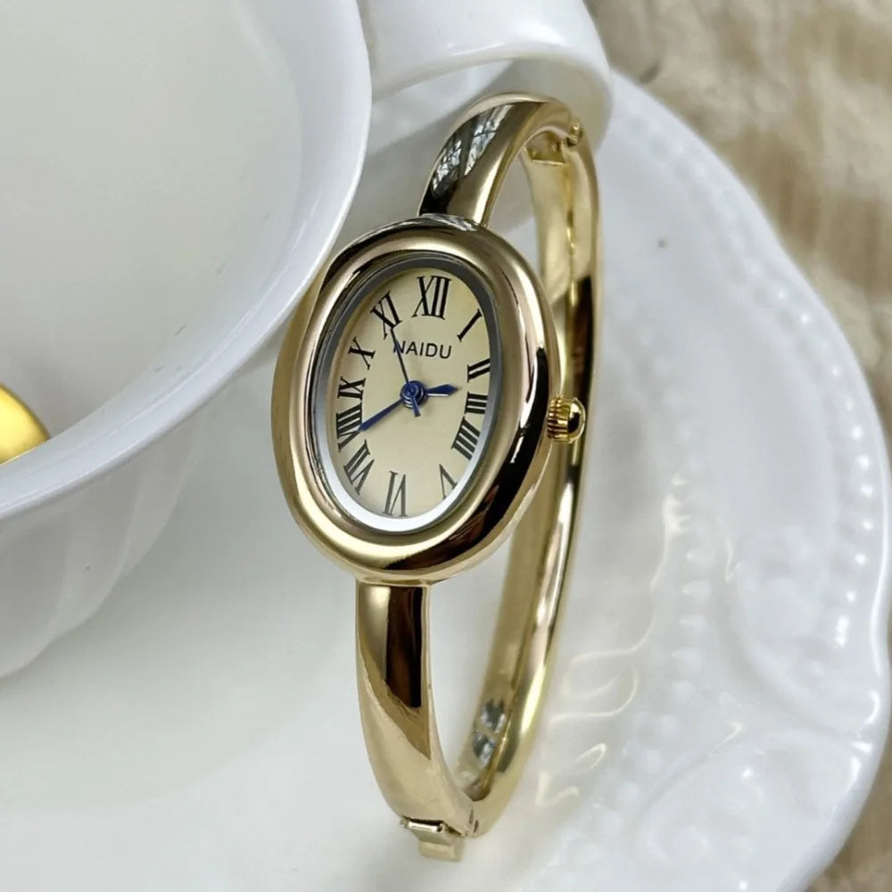 Elegant Women’s Oval Bracelet Watch .Fashion Quartz Timepiece