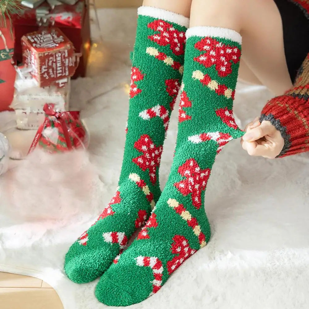 Warm Winter Christmas Socks Winter Crew Socks 4 Pairs Christmas Socks Unisex Holiday Socks Soft Novelty Christmas Supplies For