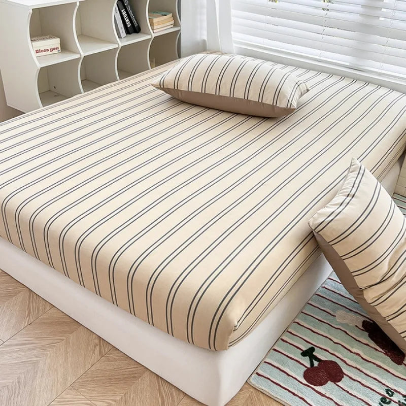 Machine Washable Fitted Mattress Protector. Non-Slip Deep Pocket Mattress Cover