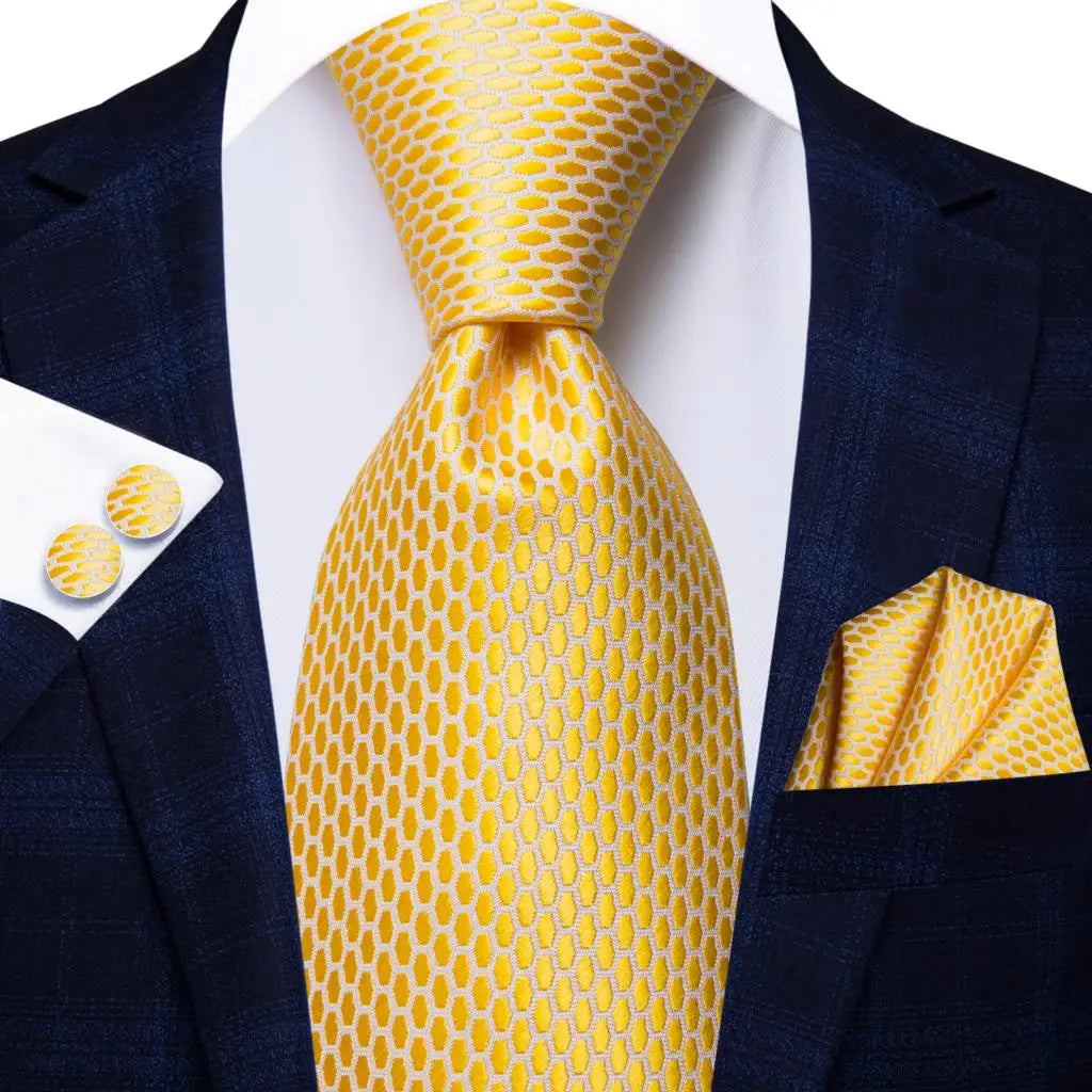 Men’s Gold Patterned Necktie. Wedding & Formal Wear