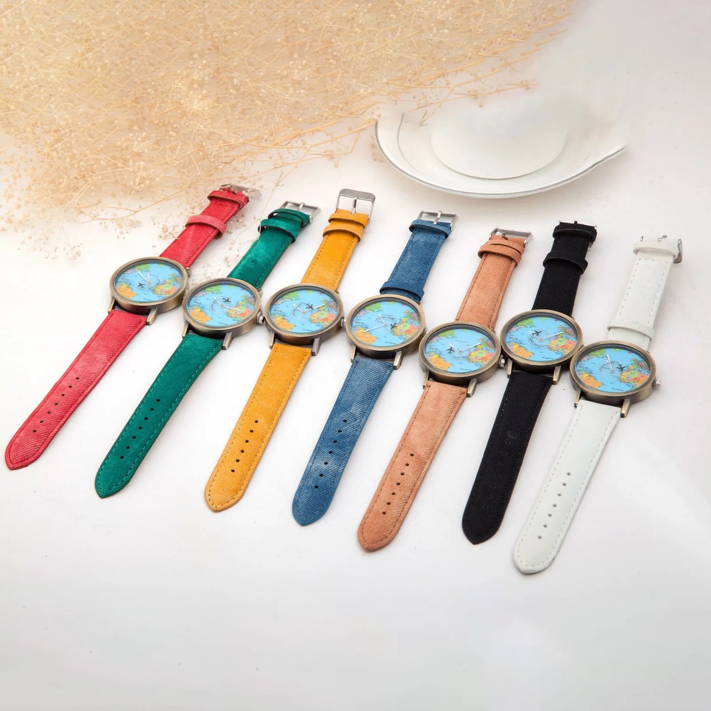 Women’s World Map Quartz Watch . Casual Leather Strap Fashion Timepiece