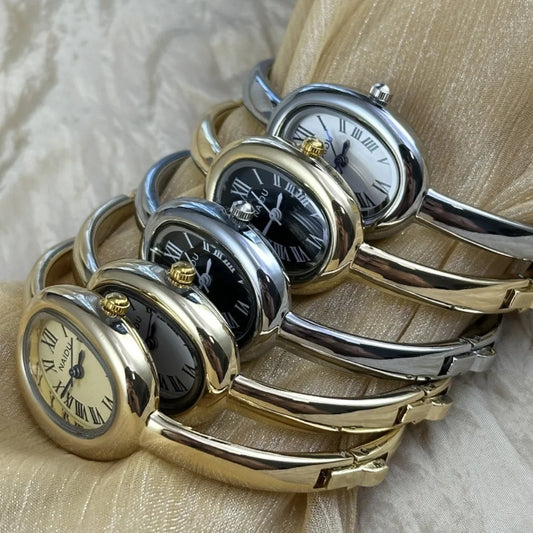 Elegant Women’s Oval Bracelet Watch .Fashion Quartz Timepiece