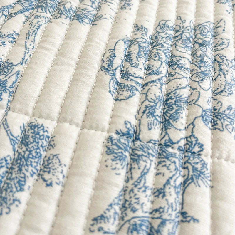 Waterproof Printed Bedspread . Reversible Double-Sided Bed Cover