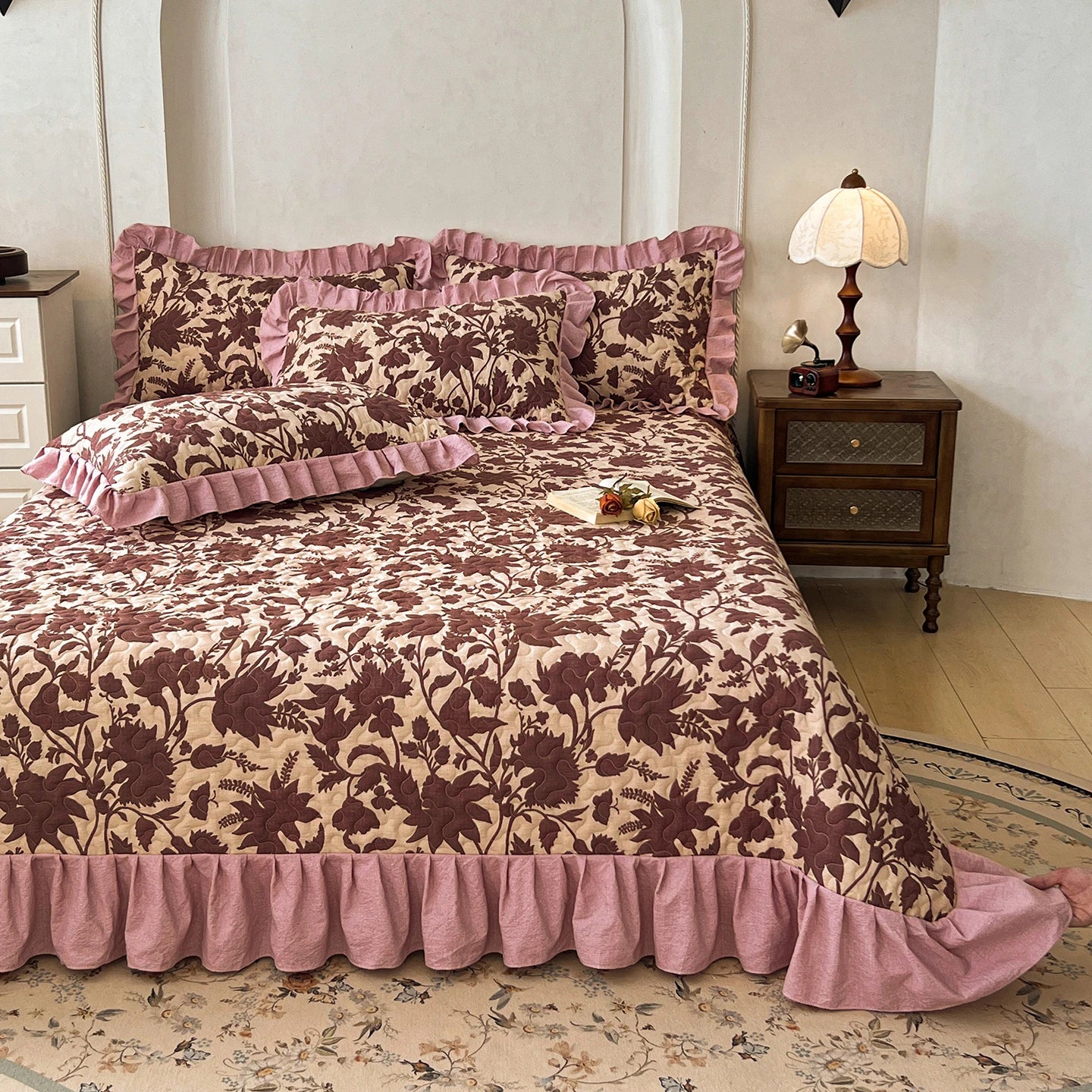 Elegant Floral Quilted Bedspread Set with Ruffle Trim