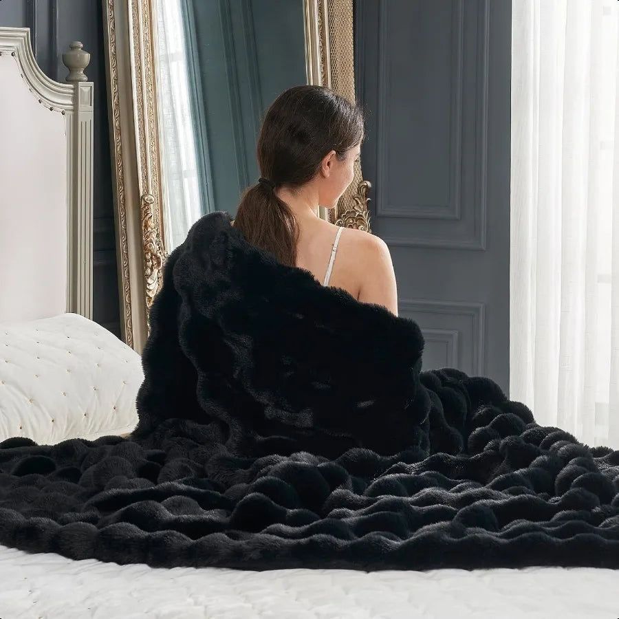 Luxury Faux Fur Throw Blanket .Ultra Soft Plush Bubble Blanket for Couch, Bed & Sofa