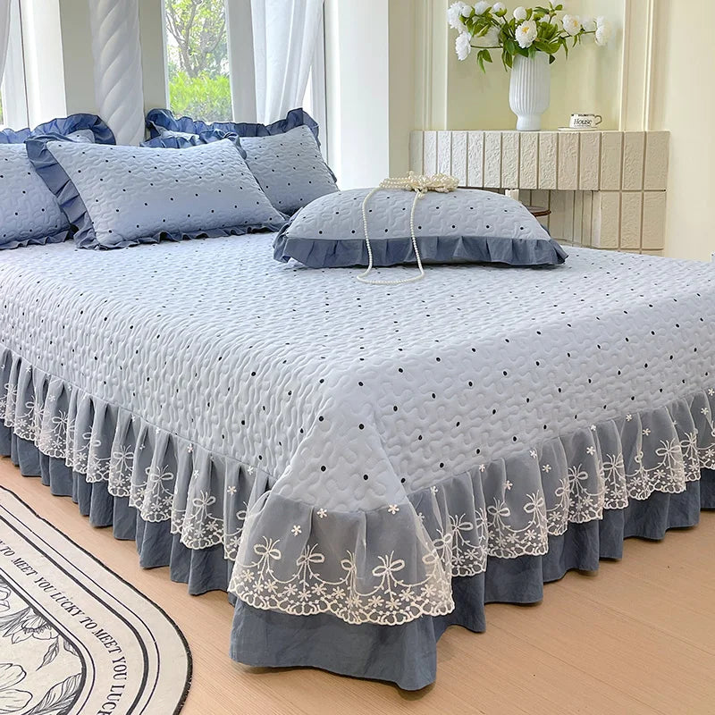 Elegant Contrast Lace Quilted Bedspread Set