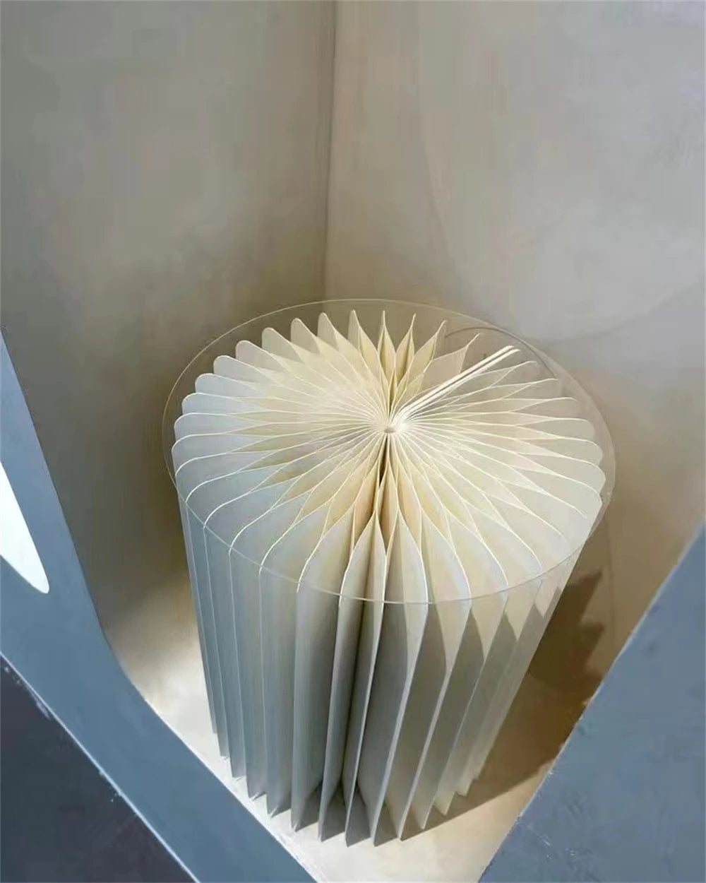 Paper Folding Cylinder Display Rack – Elegant Dessert, Cupcake & Party Favor Display Stand for Weddings, Birthdays & Special Events