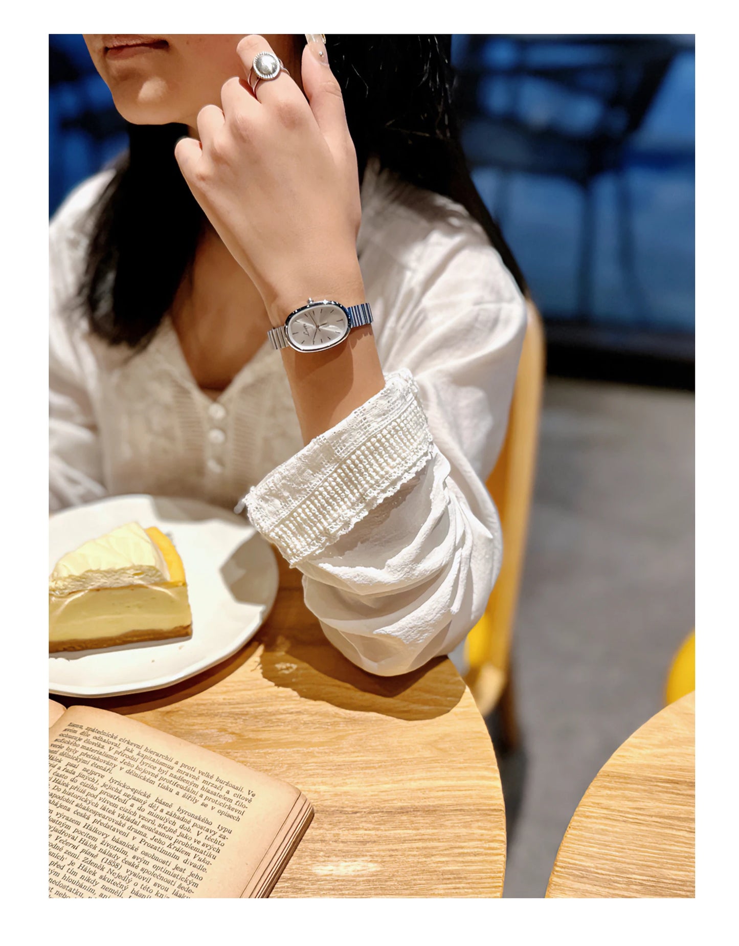 Elegant Gold Tone Women’s Bracelet Watch Minimalist Fashion Timepiece