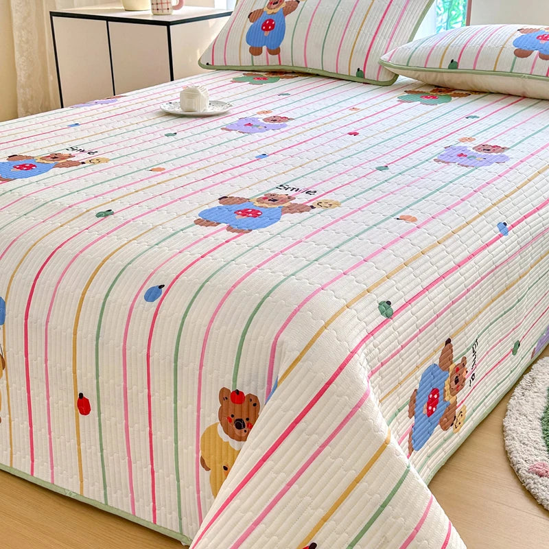 100% Cotton Quilted Bedspread. Lightweight Printed Bed Cover for All Seasons