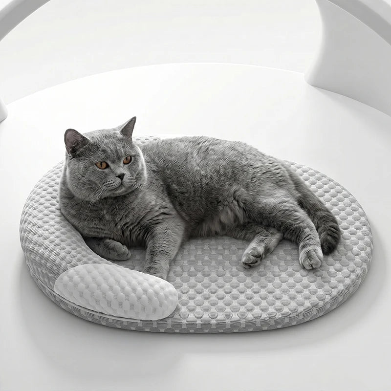 Self Cooling Plush Pet Bed for Dogs & Cats . Soft Round Calming Bed with Washable Cover