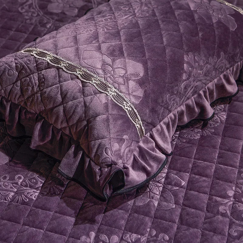 Luxury 4-Piece Embossed Velvet Lace Bedding Set