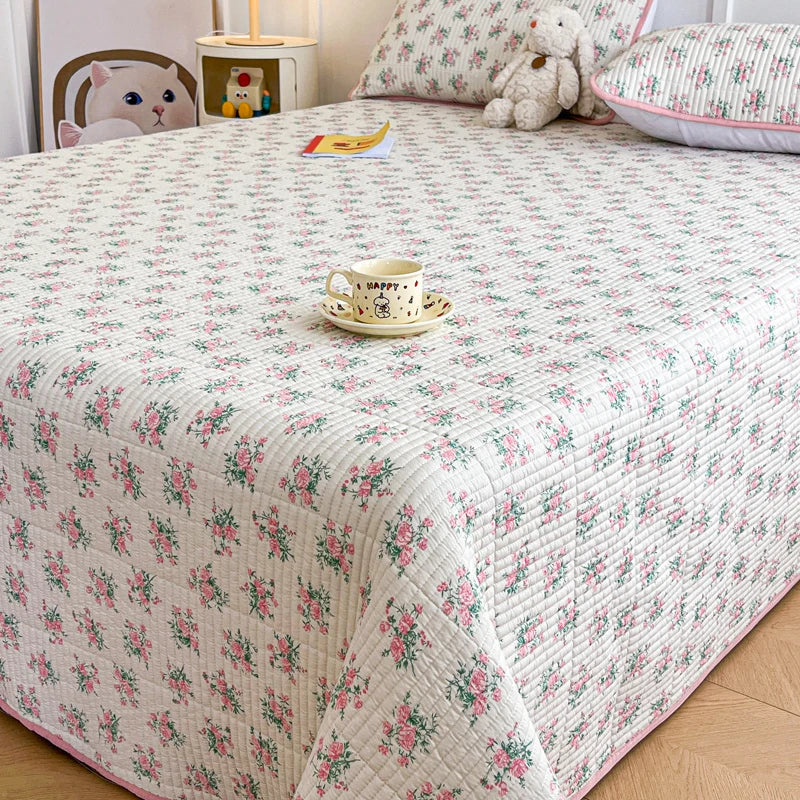 Waterproof Printed Bedspread . Reversible Double-Sided Bed Cover