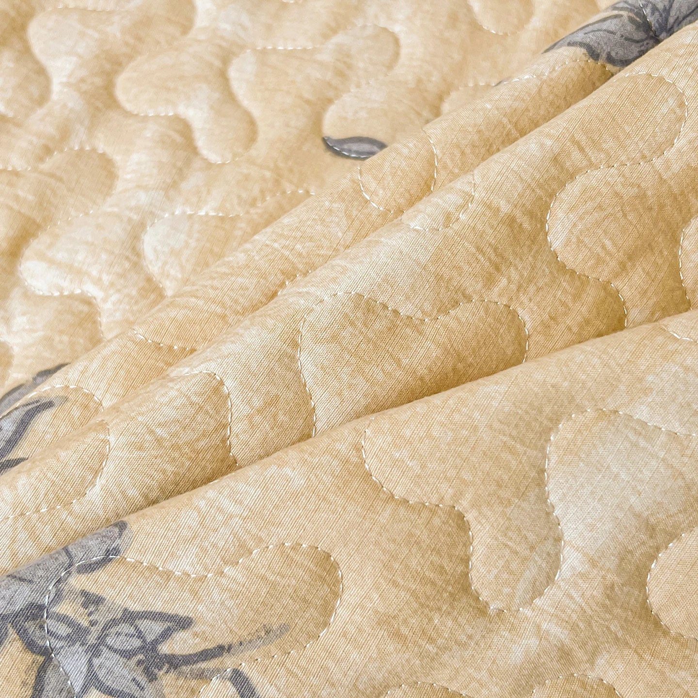 Elegant Floral Quilted Bedspread Set with Ruffle Trim