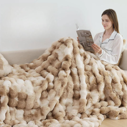 Luxury Chunky Knit Faux Fur Blanket .Ultra Soft Cozy Throw for Bed, Sofa & Home Décor
