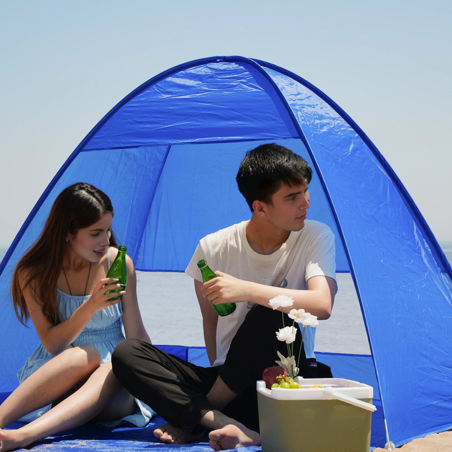 Portable Pop-Up Beach Tent – Lightweight Sun Shelter with Carrying Bag