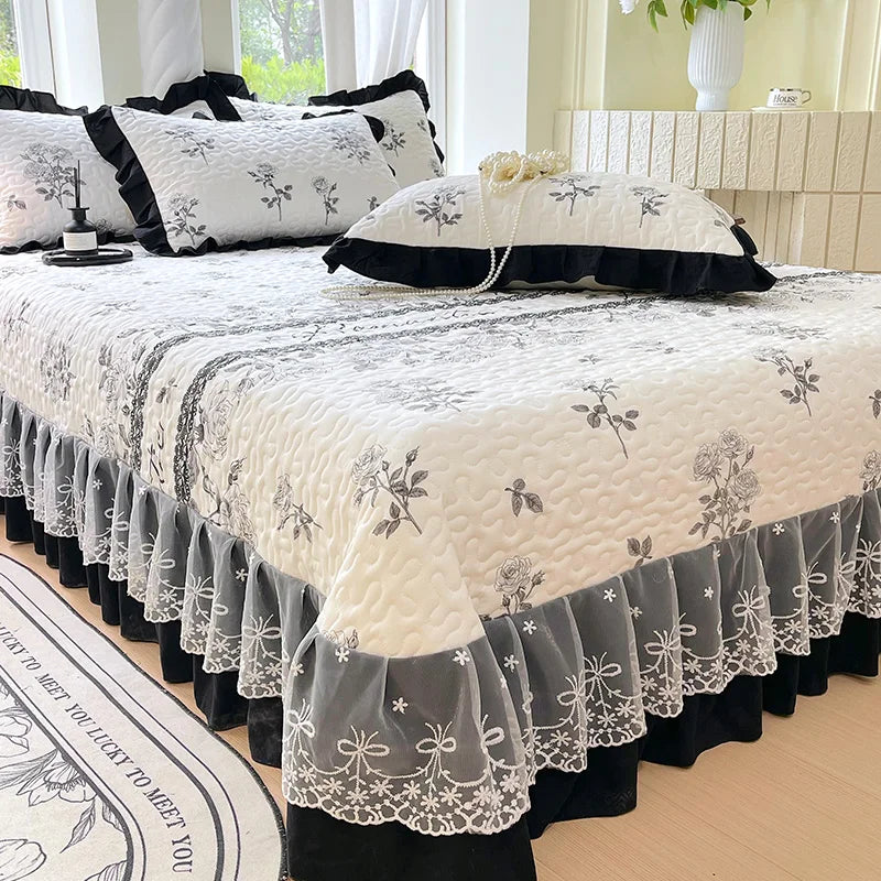 Elegant Contrast Lace Quilted Bedspread Set