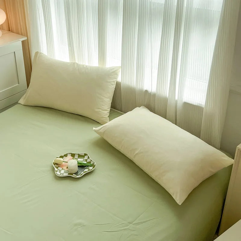 4-Piece Soft Brushed Duvet Cover Set . Solid Color Bedding
