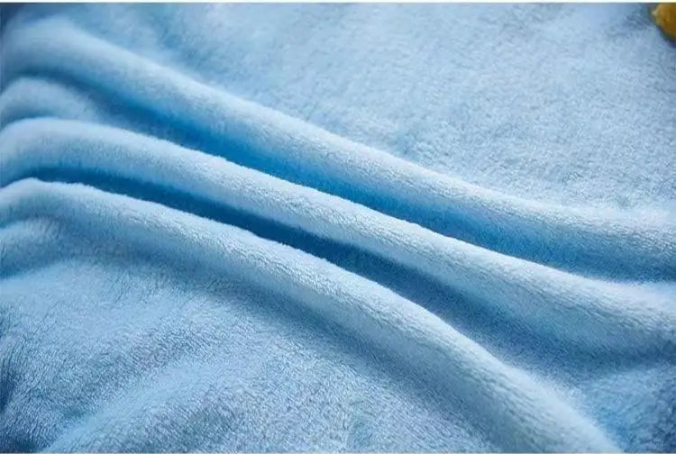 Dog and cat autumn and winter blanket cape cloak robe, warm sleep blanket for cats and pets, thickened quilt, machine washable,