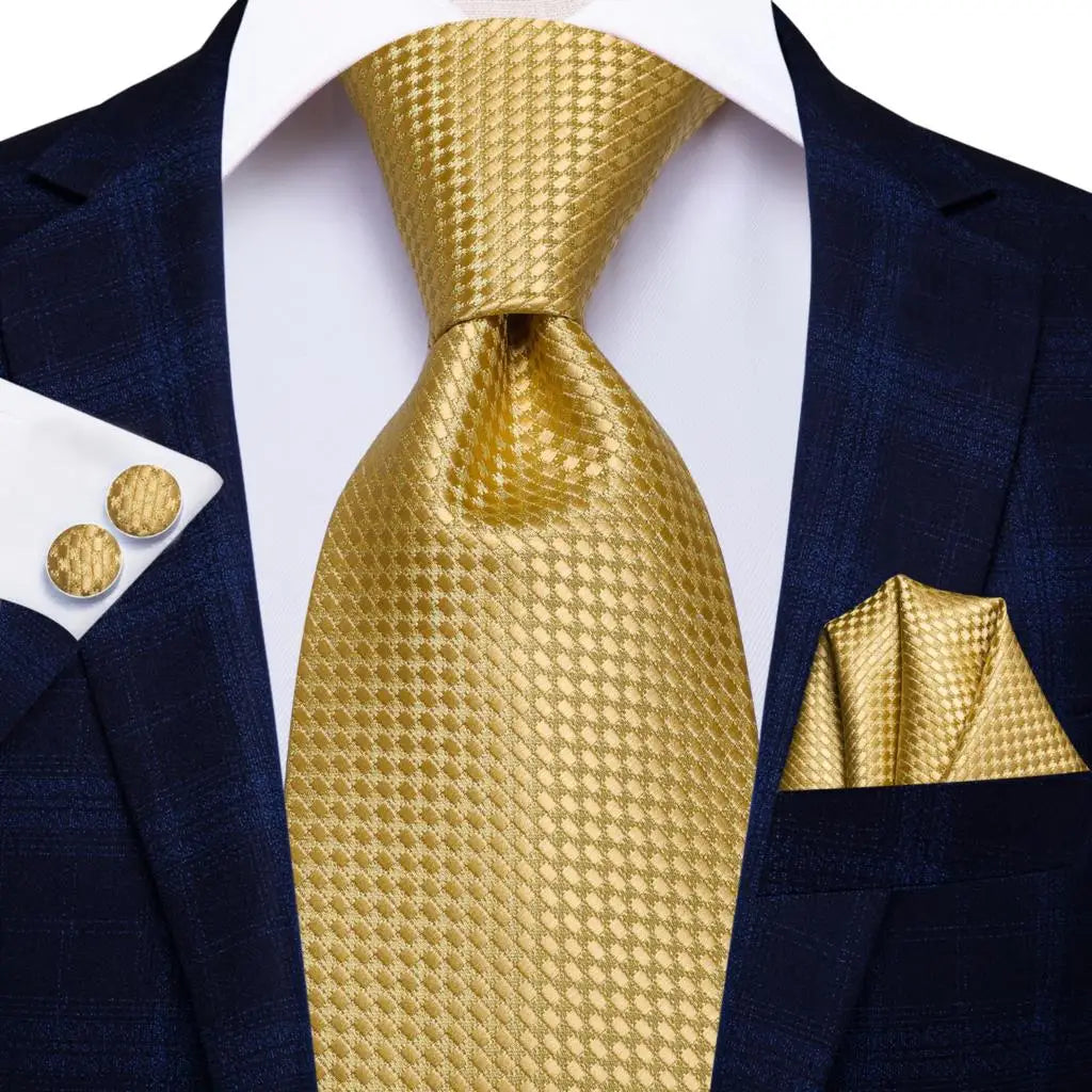Men’s Gold Patterned Necktie. Wedding & Formal Wear
