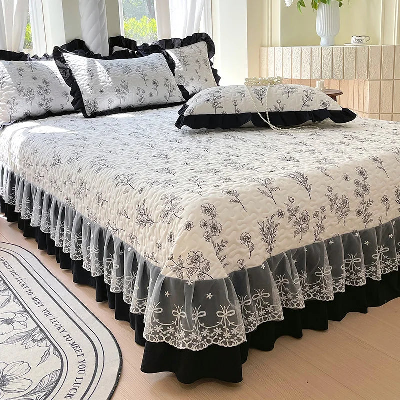 Elegant Contrast Lace Quilted Bedspread Set