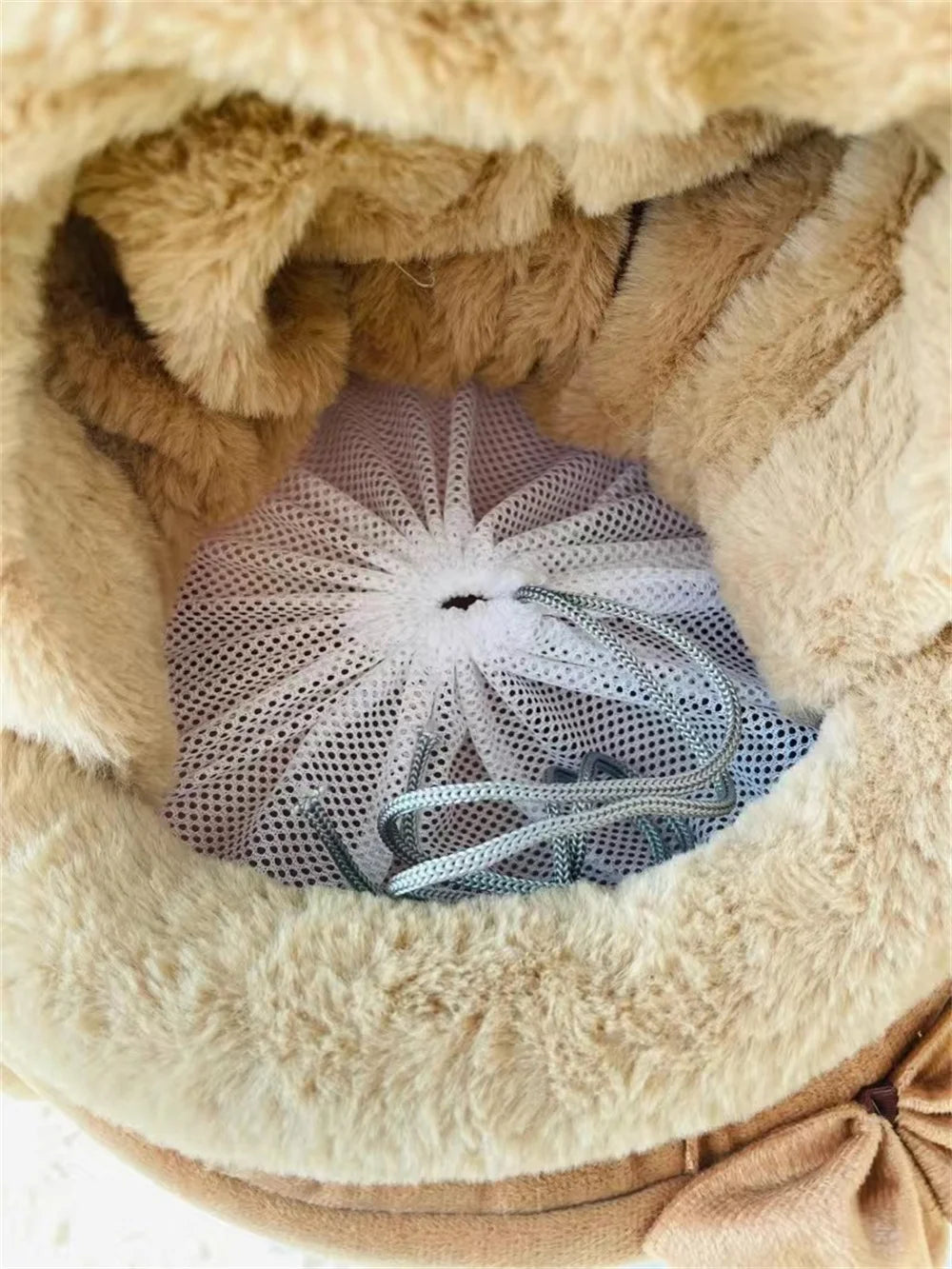 Luxury Cozy Pet Carrier Backpack . Warm Travel Sling for Small Dogs & Cats    Description: