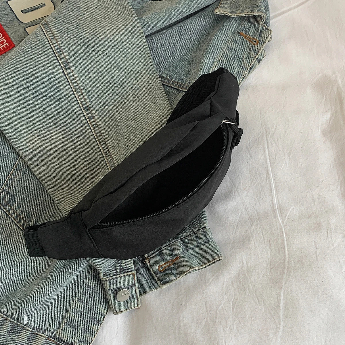 Unisex Travel Waist Bag . Lightweight Crossbody Belt Bag for Sports, Running, Travel & Everyday Use