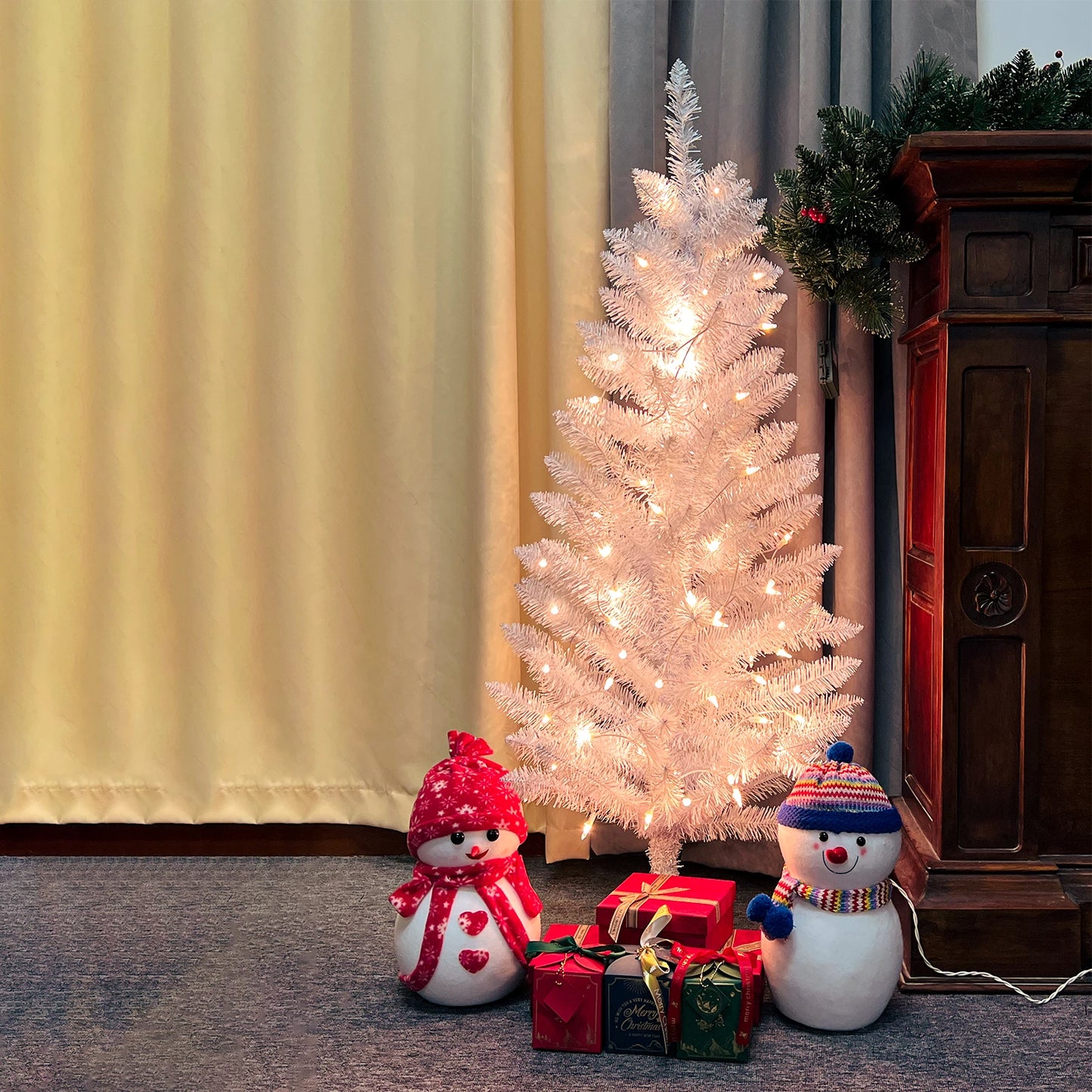 6FT Pre-Lit White Pencil Christmas Tree .Slim Space-Saving Holiday Décor with Warm Lights