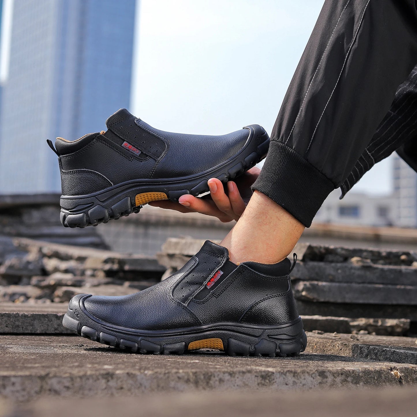 Light Weight Safety Shoes Waterproof Boots Steel Toe Boots for Men Anti-smash Anti-Puncture Work Sneakers Slip On Work Shoes