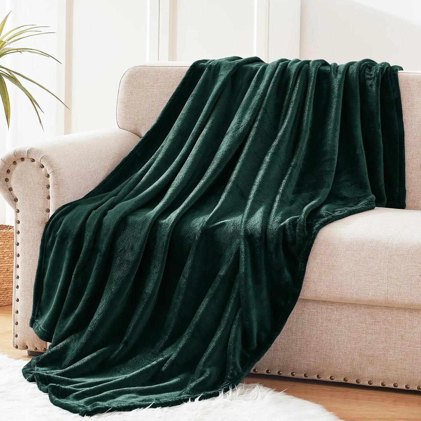 Fleece Throw XL Blanket for Couch, Sofa, Super Soft and Warm Forest Green Blankets, All Season, Cozy, Plush, Lightweight, 50x70