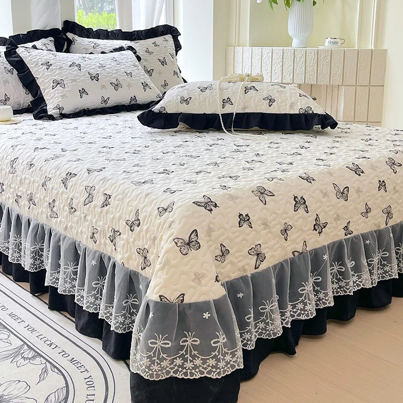 Elegant Contrast Lace Quilted Bedspread Set