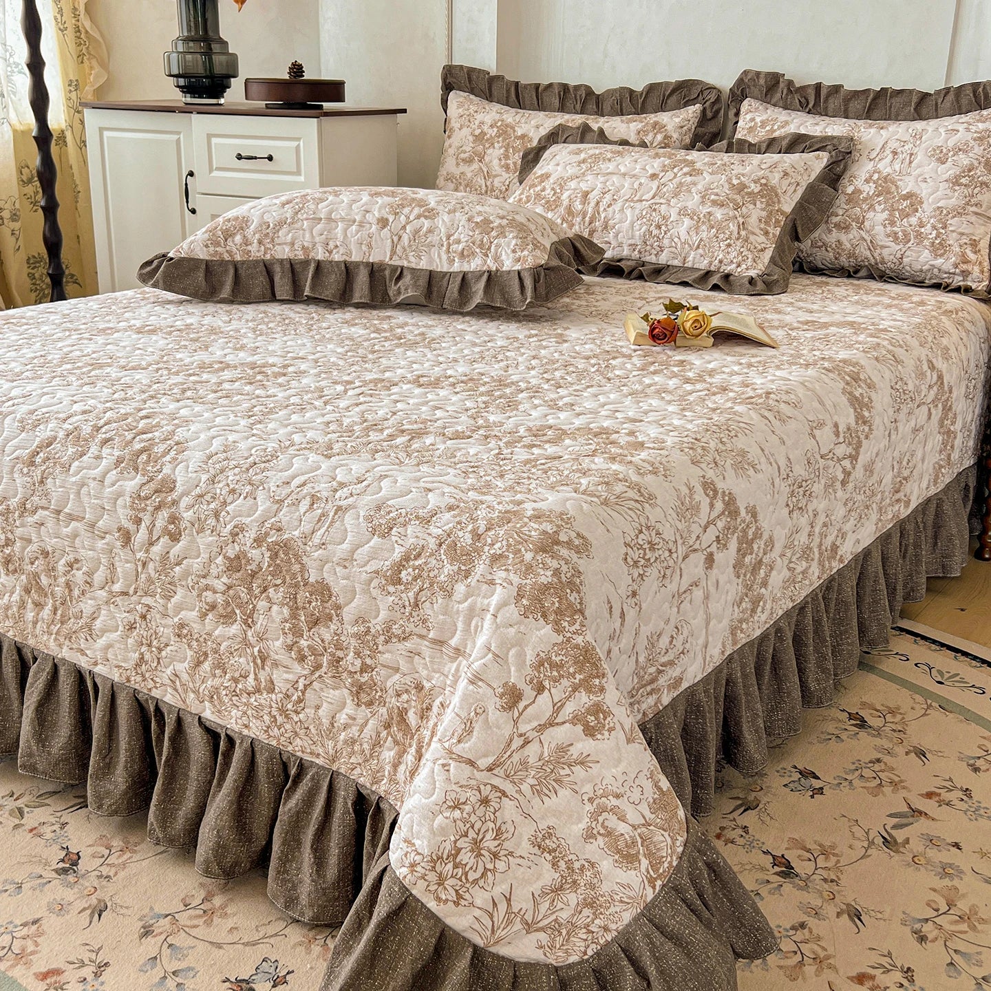 Elegant Floral Quilted Bedspread Set with Ruffle Trim