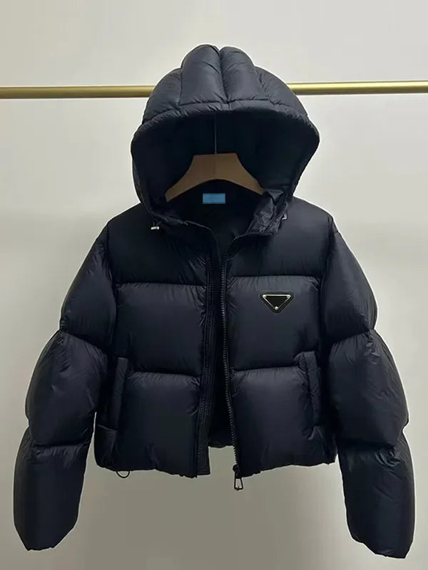 Women’s Cropped Puffer Jacket .Stylish Warm Winter Coat with Modern Streetwear Design