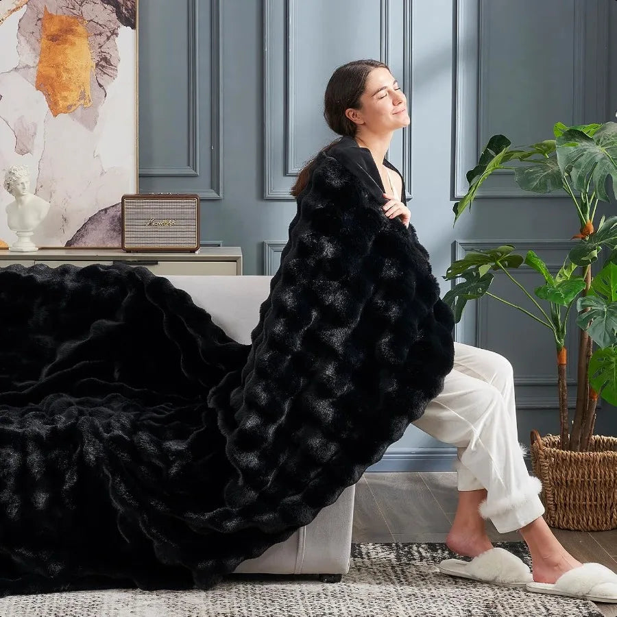 Luxury Faux Fur Throw Blanket .Ultra Soft Plush Bubble Blanket for Couch, Bed & Sofa