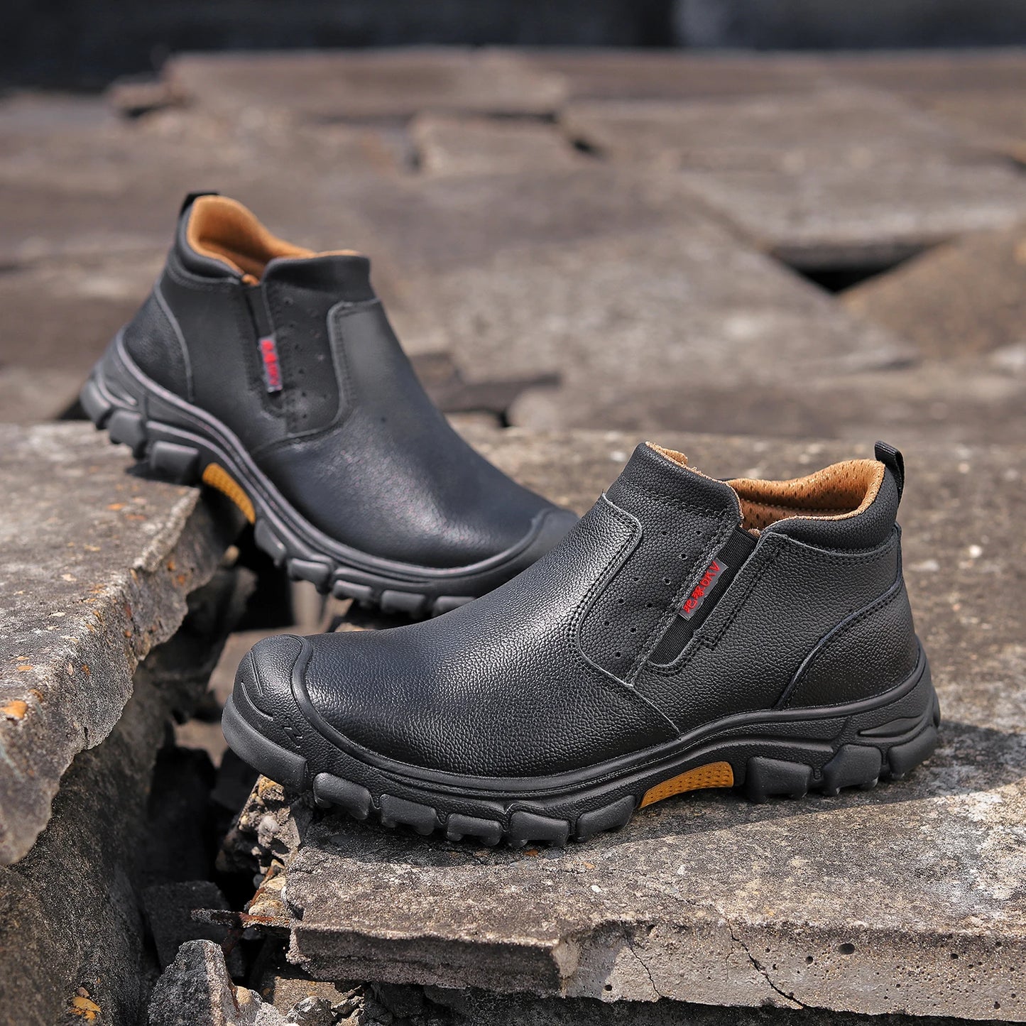 Light Weight Safety Shoes Waterproof Boots Steel Toe Boots for Men Anti-smash Anti-Puncture Work Sneakers Slip On Work Shoes