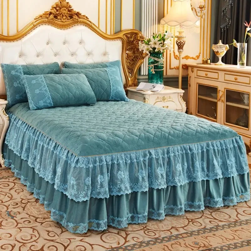 Elegant 3-Piece Lace Fitted Bedspread Set
