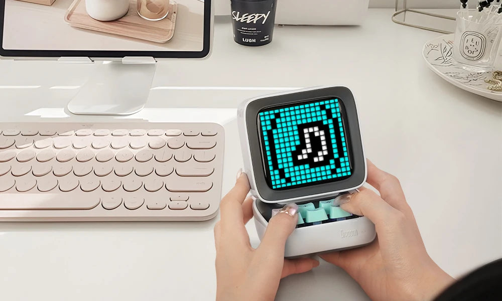 Divoom Ditoo-Pro bluetooth desktop bluetooth speaker portable kids lametric time clock pixel art retro  gaming room alarm clock